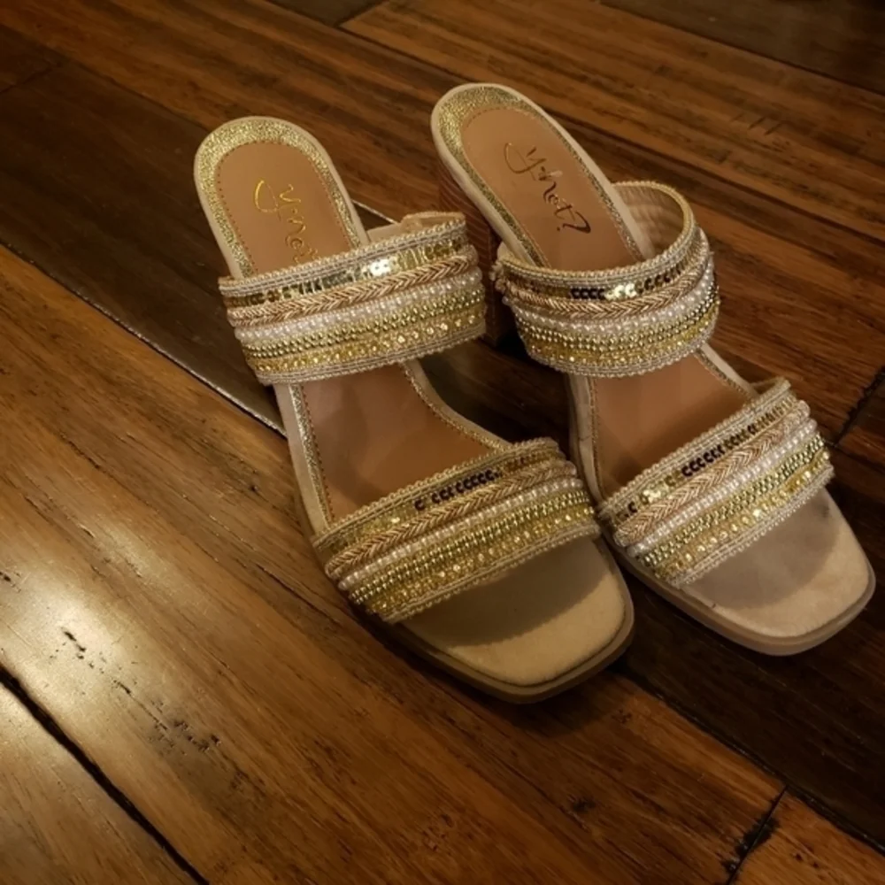 Y‎ Not sequins beaded Lucas 9m heels